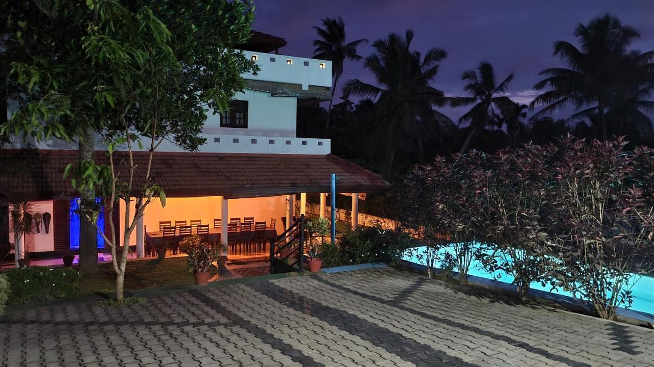 Villa ตัลป์ ภายนอก รูปภาพ