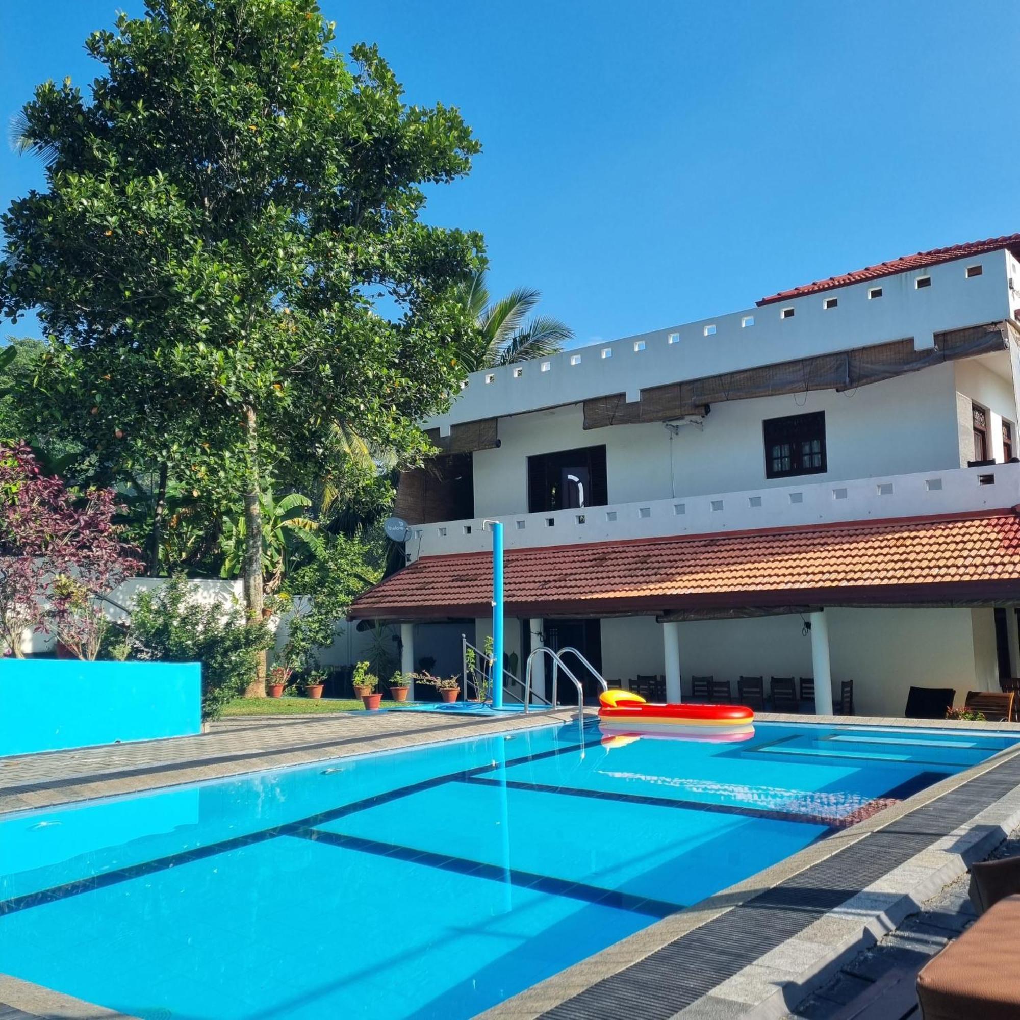 Villa ตัลป์ ภายนอก รูปภาพ